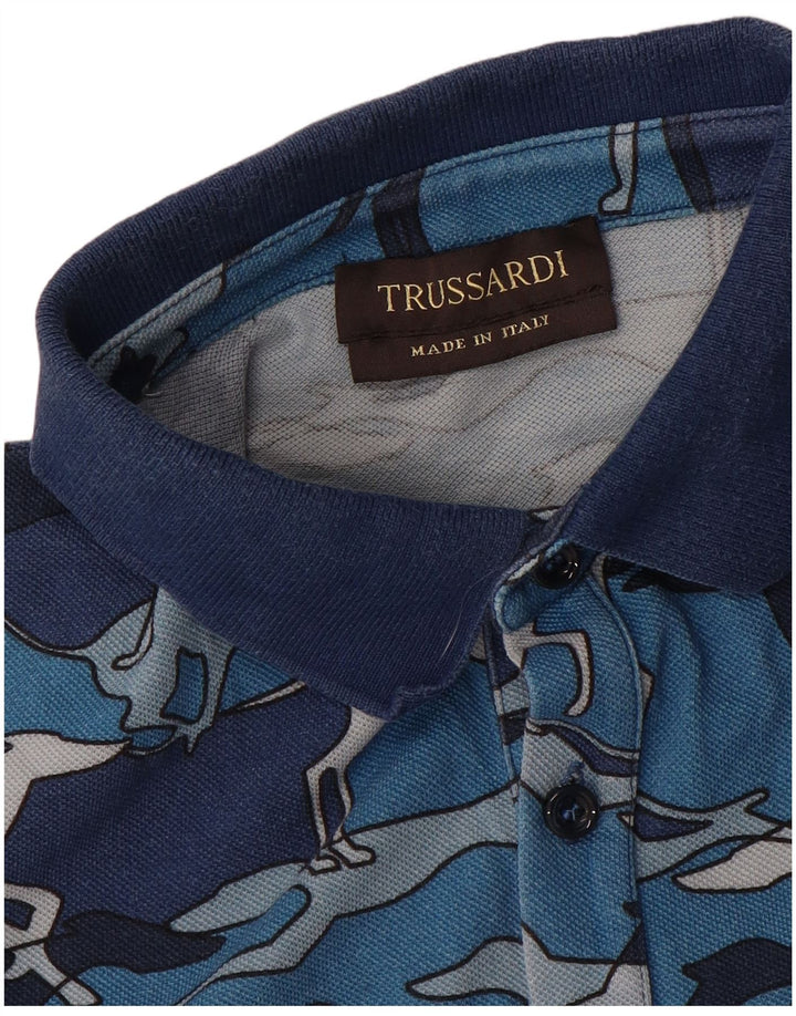 Męska koszulka polo TRUSSARDI w kolorze średnioniebieskim ze zwierzęcym nadrukiem