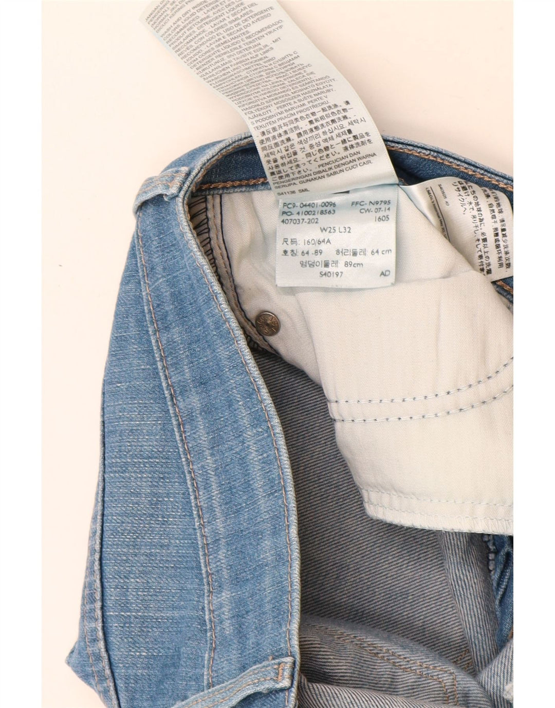 Damskie jeansy Levi's o lekkim zakrzywieniu i średnim wzroście W25 L29 Niebieska bawełna