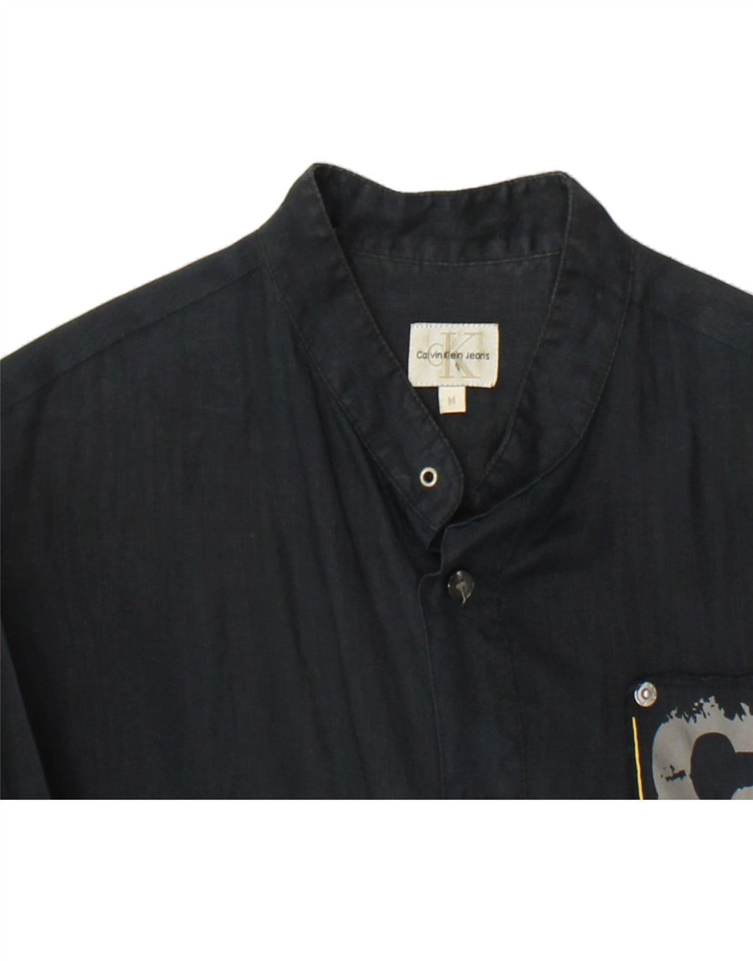 CALVIN KLEIN JEANS Mens Graphic Shirt Medium Black Linen Vintage Calvin Klein Jeans and Second-Hand Calvin Klein Jeans from Messina Hembry 