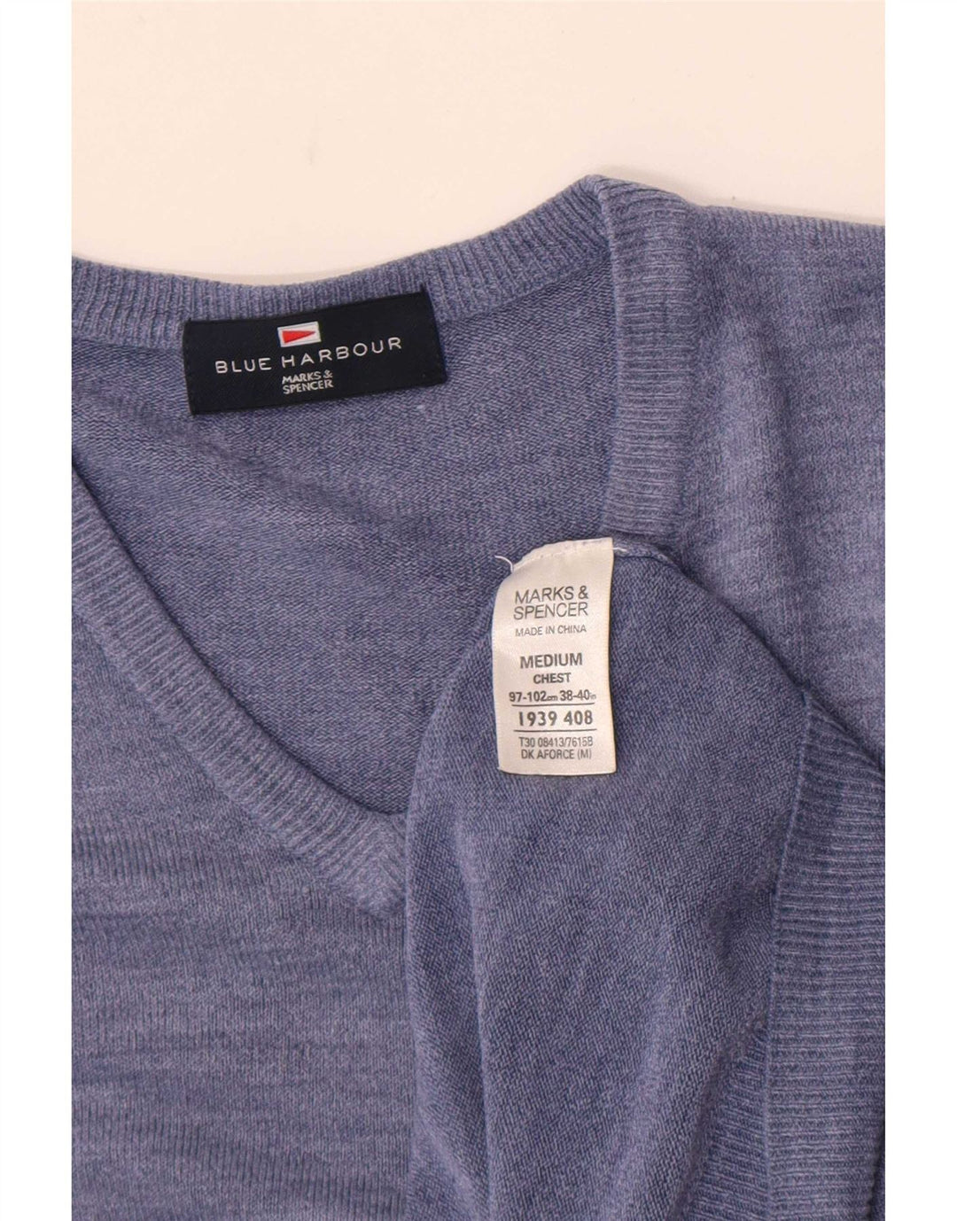 Męski sweter Marks & Spencer Blue Harbor z dekoltem w kształcie litery V, średni niebieski z plamkami