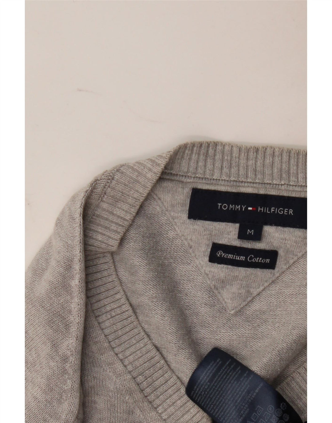 Męski sweter Tommy Hilfiger z dekoltem w kształcie litery V, średnioszary, bawełniany