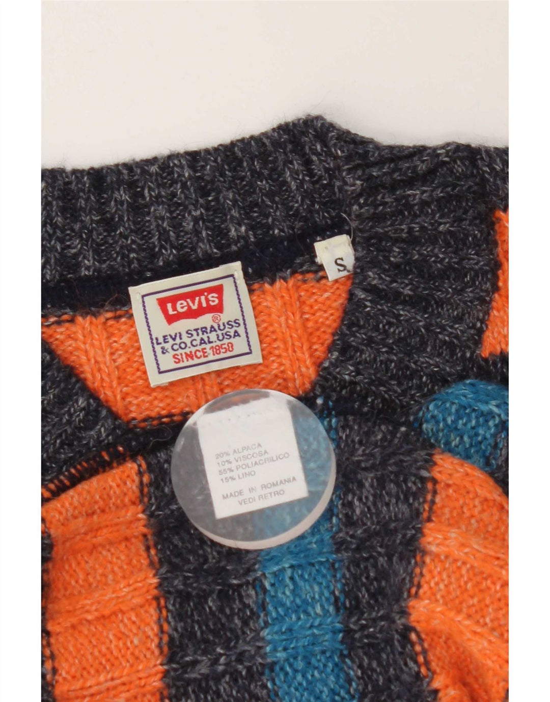 Męski sweter Levi's z dekoltem w szpic i małą pomarańczową wełną z alpaki w paski