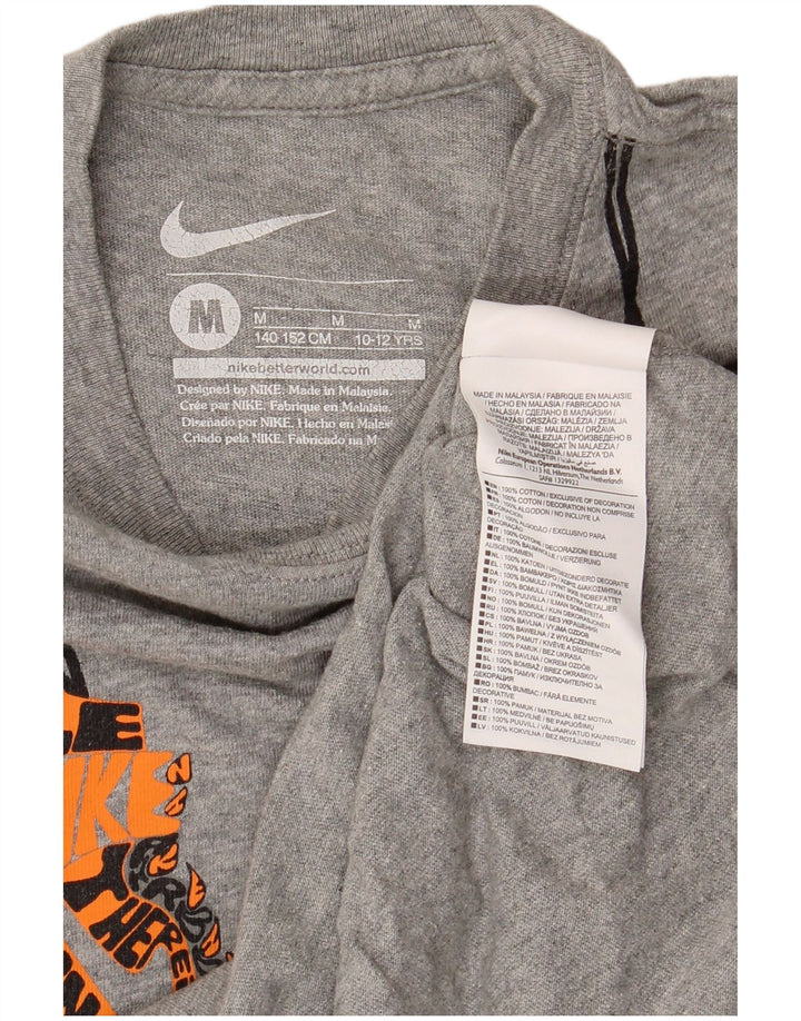 Chłopięcy T-shirt z grafiką Nike na 10-11 lat, średnioszary, bawełniany