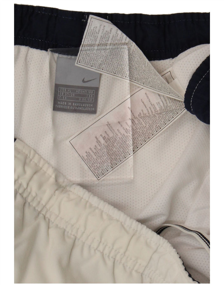 Męskie spodenki sportowe Nike UK 37/39 XL, biały poliester z blokami kolorów