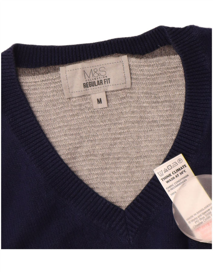 Męski sweter Marks & Spencer o regularnym kroju z dekoltem w kształcie litery V, średni granatowy