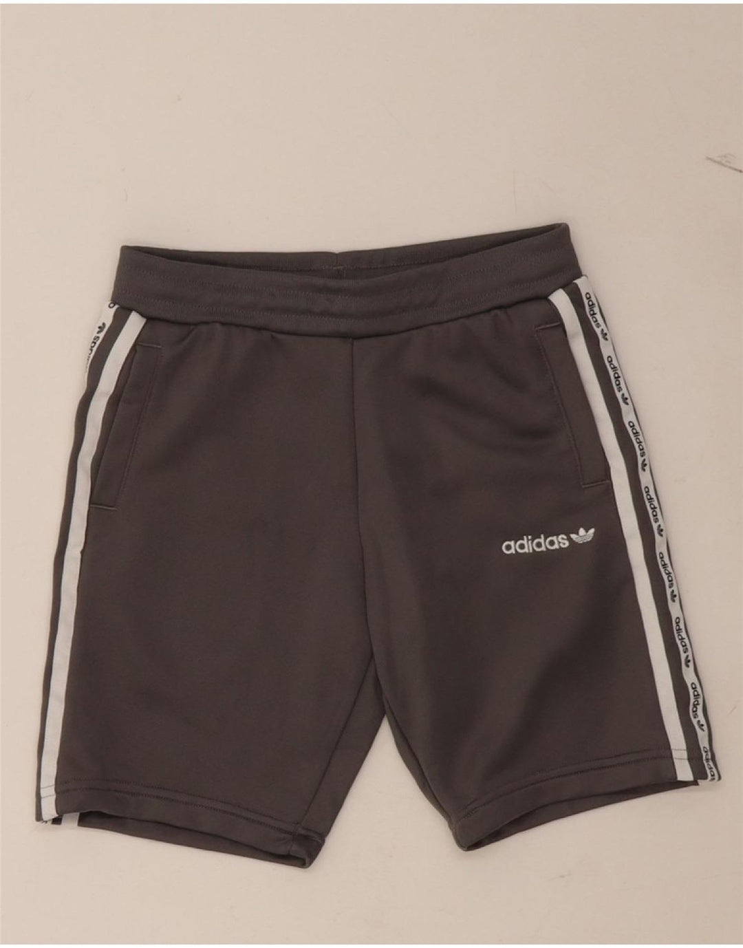 ADIDAS Boys Graphic Sport Shorts 7-8 Years  Grey Polyester Vintage Adidas and Second-Hand Adidas from Messina Hembry 