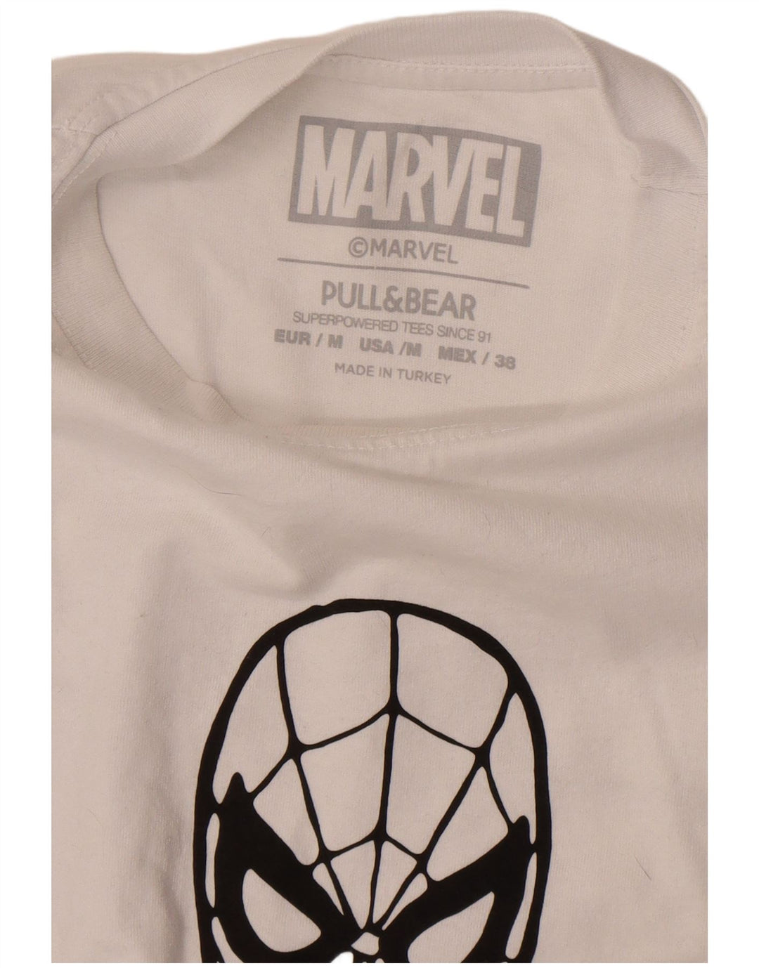 Męski t-shirt z grafiką Pull & Bear Marvel w kolorze średniej bieli