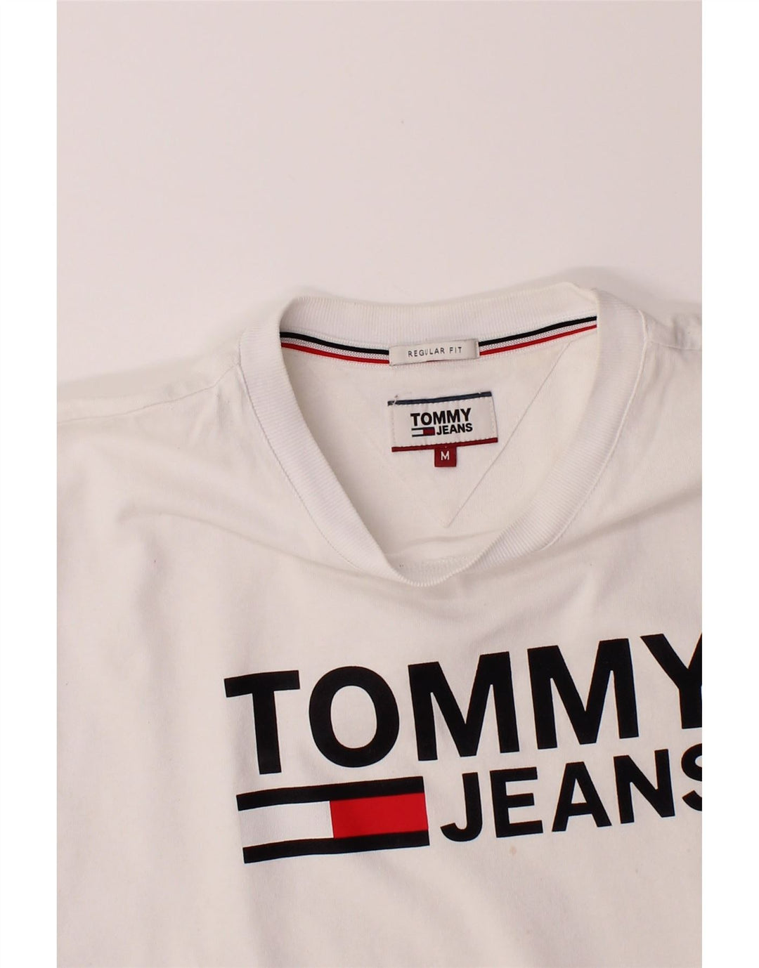 TOMMY HILFIGER Mens Regular Fit Graphic T-Shirt Top Medium White Vintage Tommy Hilfiger and Second-Hand Tommy Hilfiger from Messina Hembry 