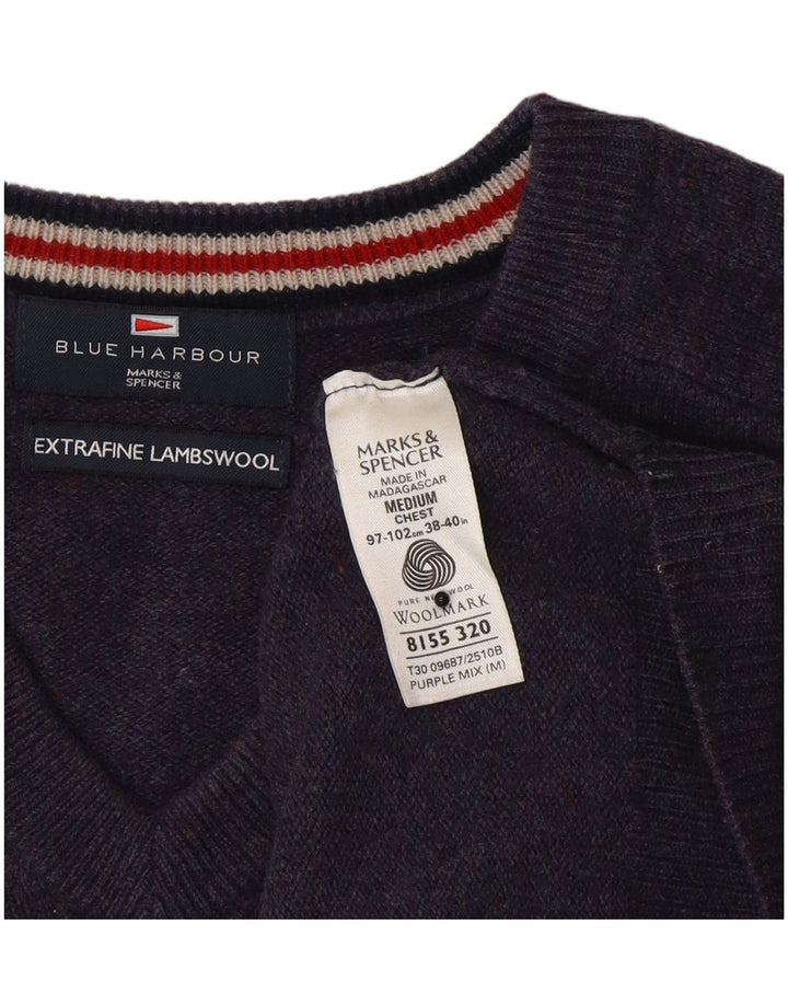 Męski sweter Marks & Spencer Blue Harbor z dekoltem w kształcie litery V, średni fiolet