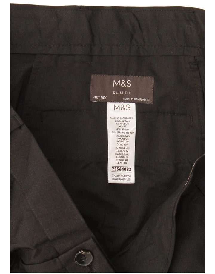 Marks & Spencer Męskie spodnie chino o dopasowanym kroju W40 L31 Czarny poliester