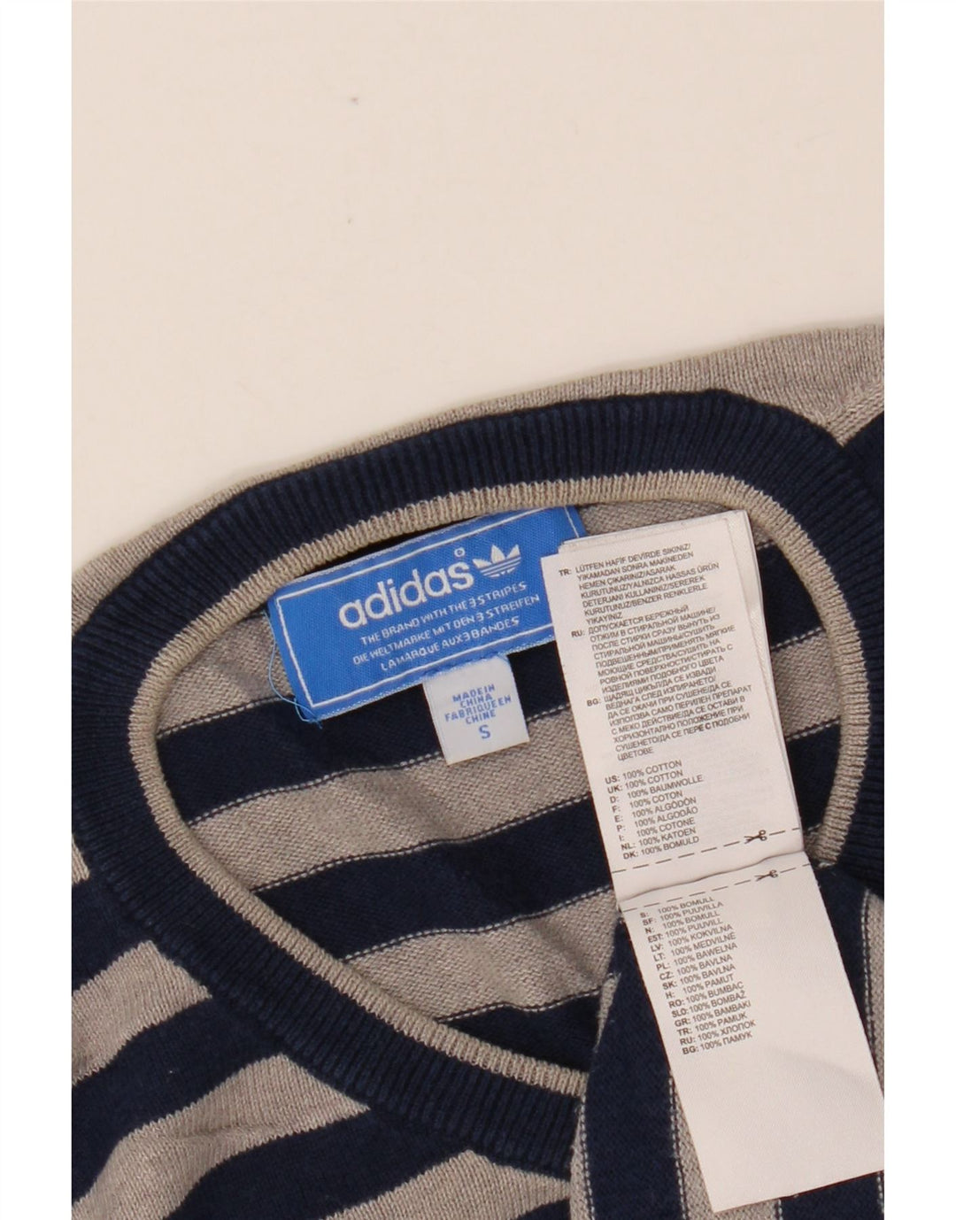 Męski sweter ADIDAS z dekoltem w kształcie litery V, mały, bawełniany w granatowe paski