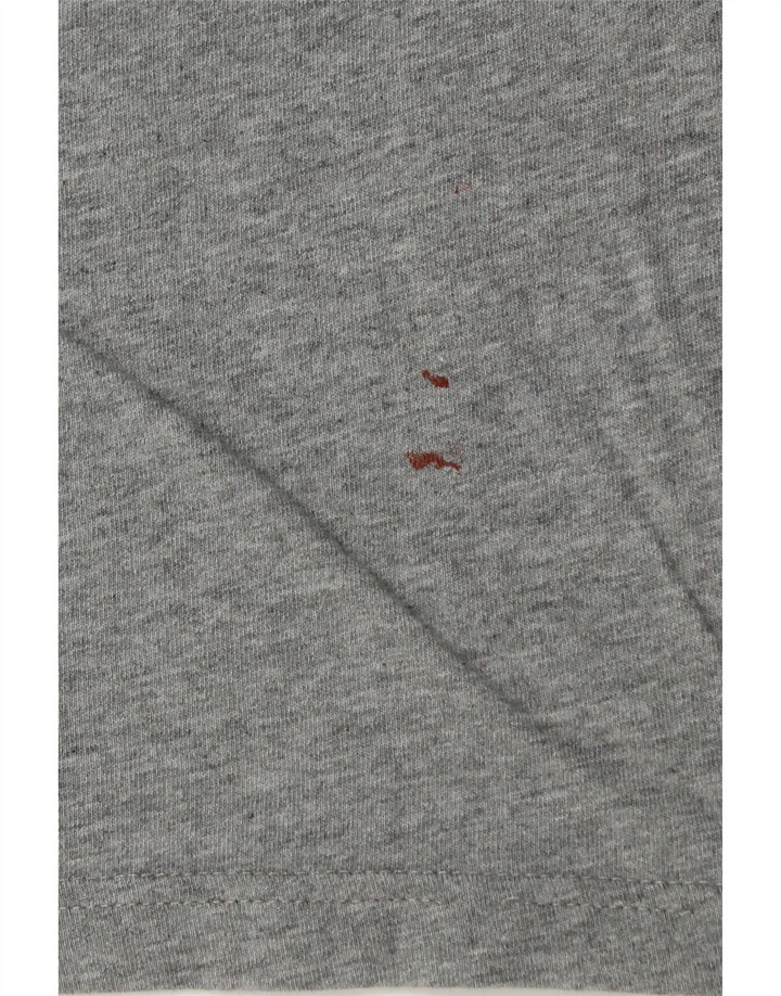 Męski T-shirt NIKE o regularnym kroju z grafiką, średnioszary