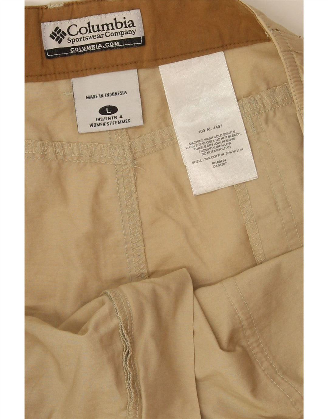 COLUMBIA Womens Cargo Shorts Large W38  Beige Cotton Vintage Columbia and Second-Hand Columbia from Messina Hembry 