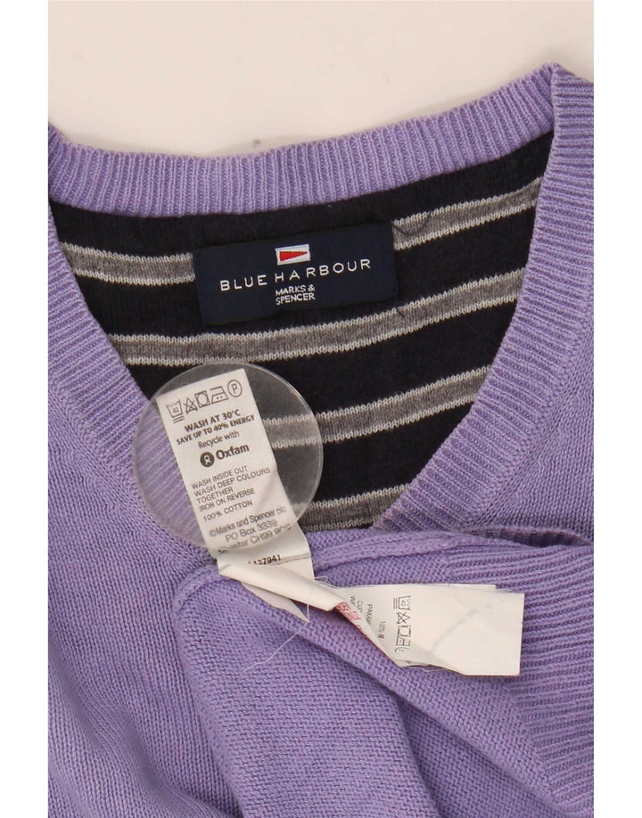 Męski sweter Marks & Spencer Blue Harbor z dekoltem w kształcie litery V, średni fiolet