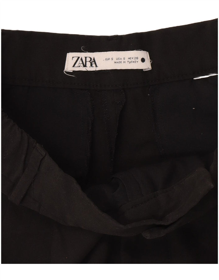 Damskie krótkie spodnie ZARA, małe W26 L25, czarne