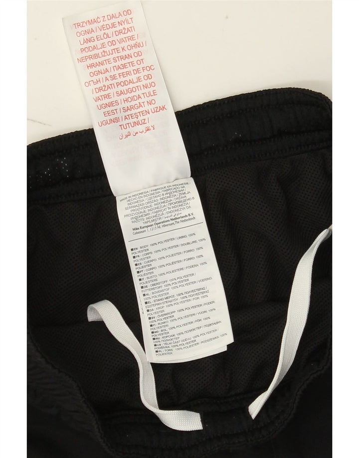 Chłopięce spodnie wiatrówkowe Nike Dri Fit na 12-13 lat, duże, czarne, poliestrowe