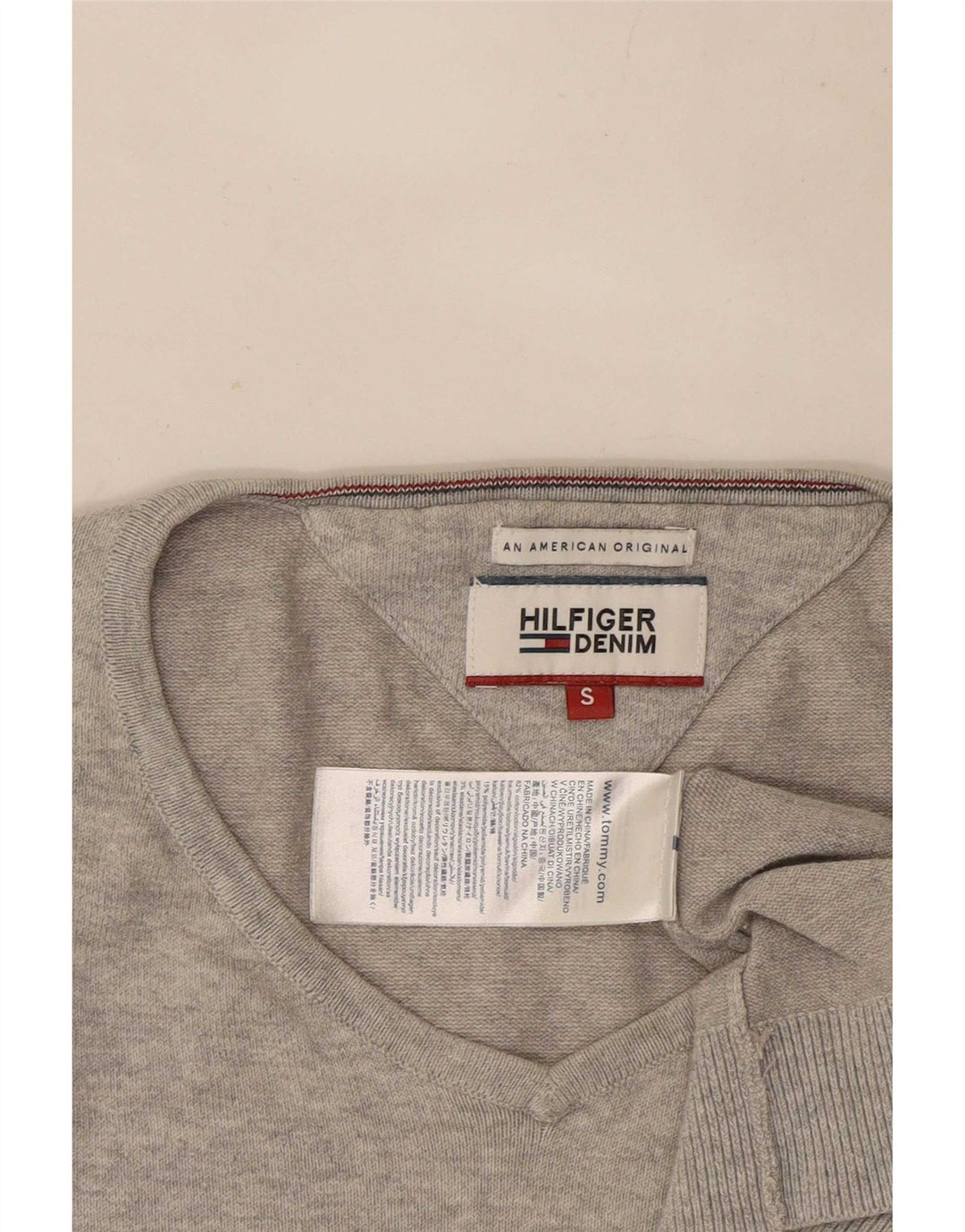 Męski sweter Tommy Hilfiger z dekoltem w kształcie litery V, mały, szary, bawełniany