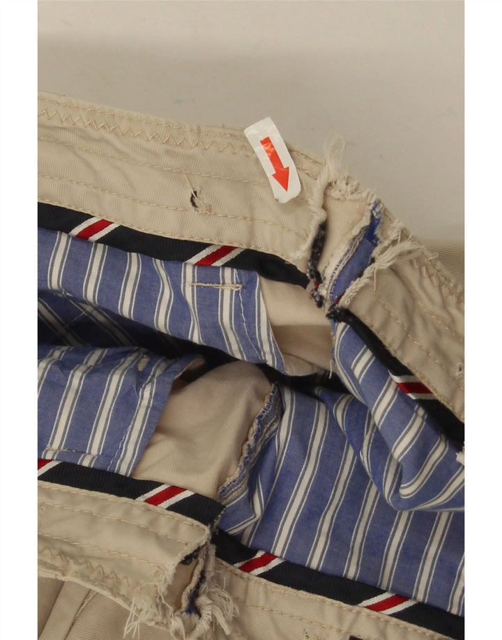 Męskie spodenki chino o regularnym kroju Tommy Hilfiger W32 średni beż