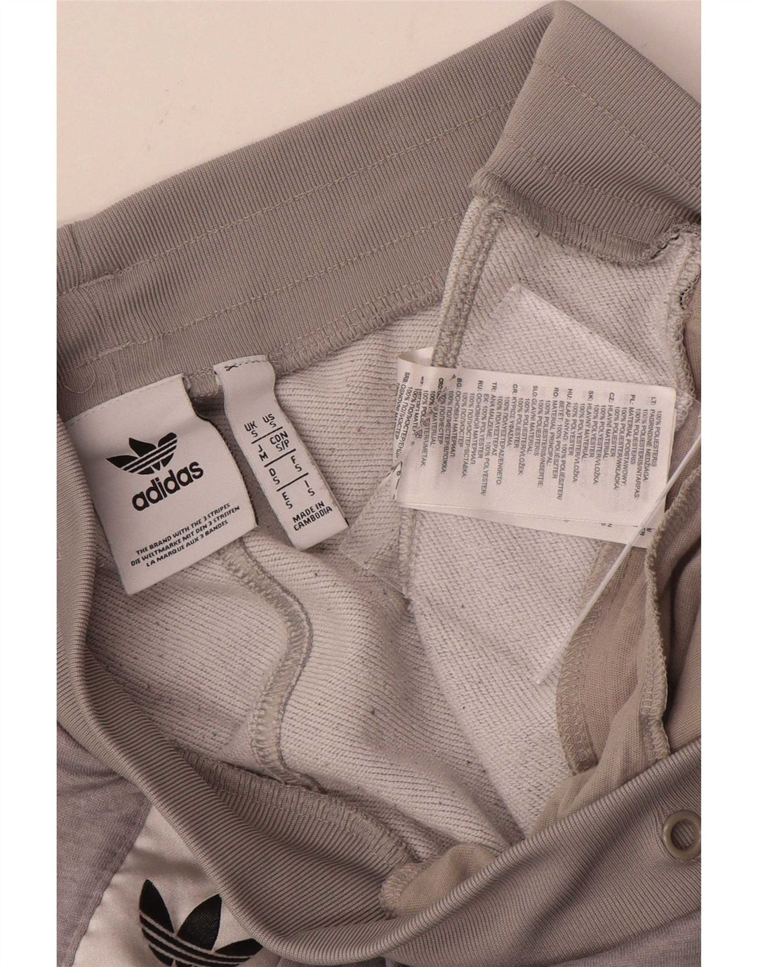 Męskie spodenki sportowe Adidas z grafiką, małe, szare, z blokami kolorów, z poliestru