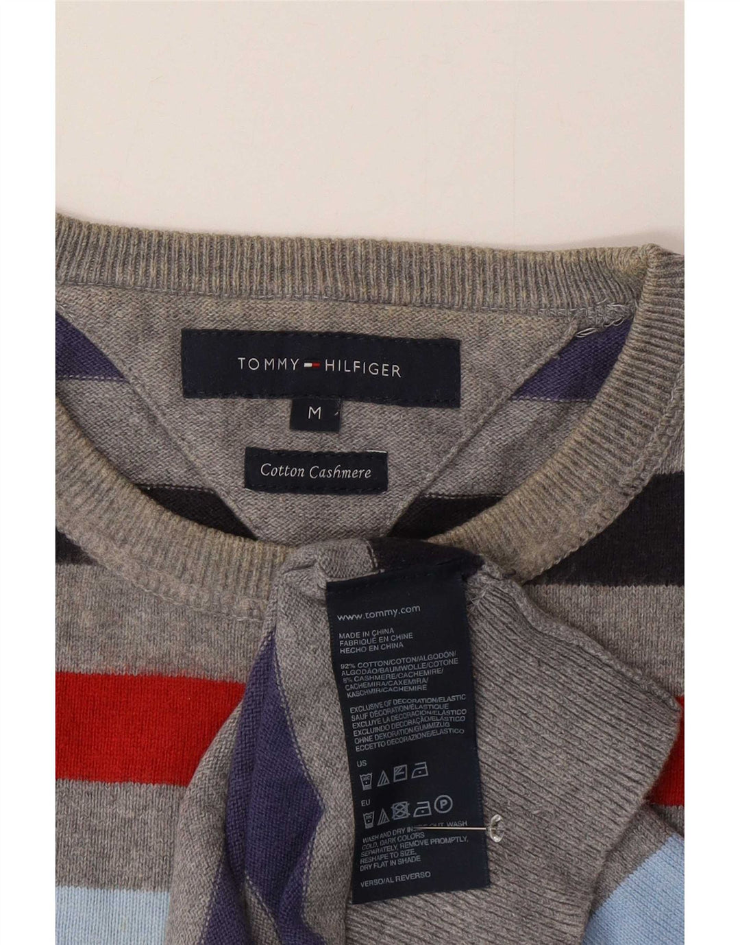 Męski sweter z okrągłym dekoltem Tommy Hilfiger w średnie, wielokolorowe paski