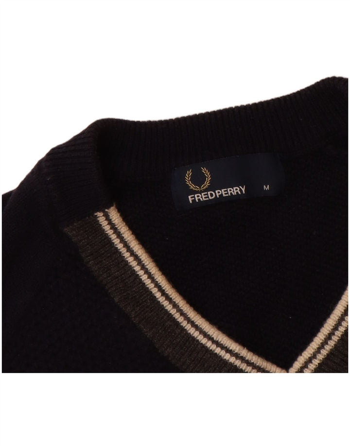 FRED PERRY Męski sweter z dekoltem w kształcie litery V, średni granatowy wełniany