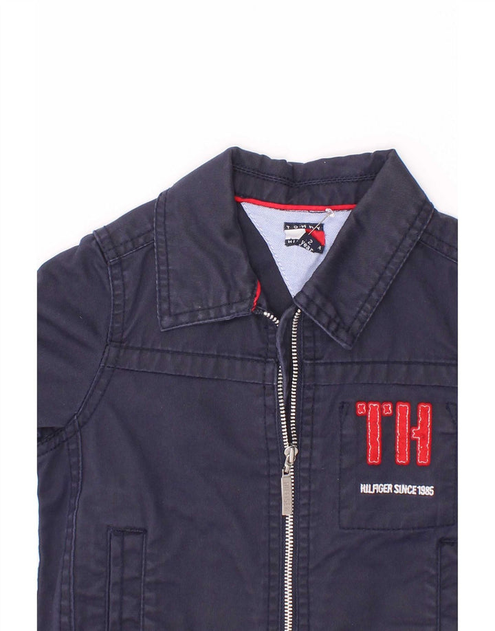 Kurtka bomberka chłopięca Tommy Hilfiger z grafiką na 18-24 miesiące, granatowa