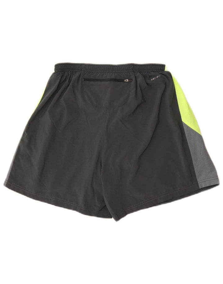 Męskie spodenki sportowe Nike Dri Fit w kolorze średnioszarym