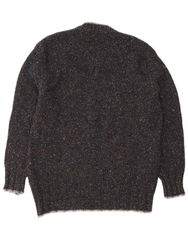 Męski sweter w stylu vintage z graficznym dekoltem w szpic, średnio szary, nakrapiany