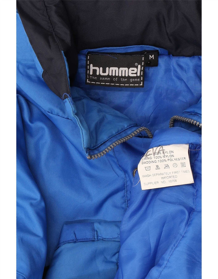 Hummel Męska wiatrówka o luźnym kroju z grafiką UK 38 Średni niebieski