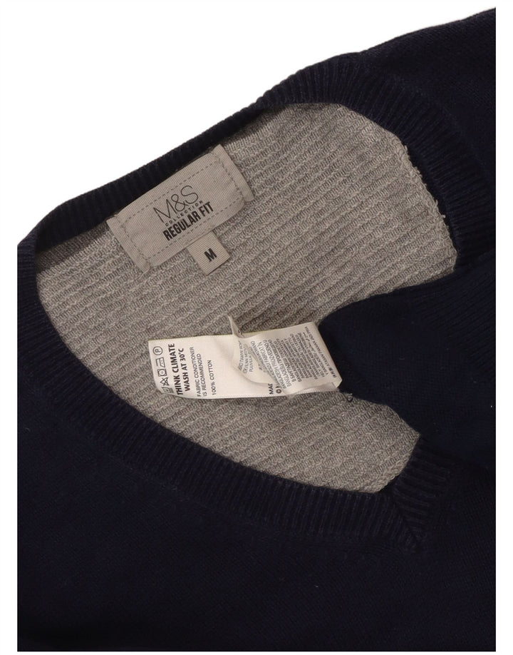 Męski sweter Marks & Spencer o regularnym kroju z dekoltem w kształcie litery V, średni granatowy