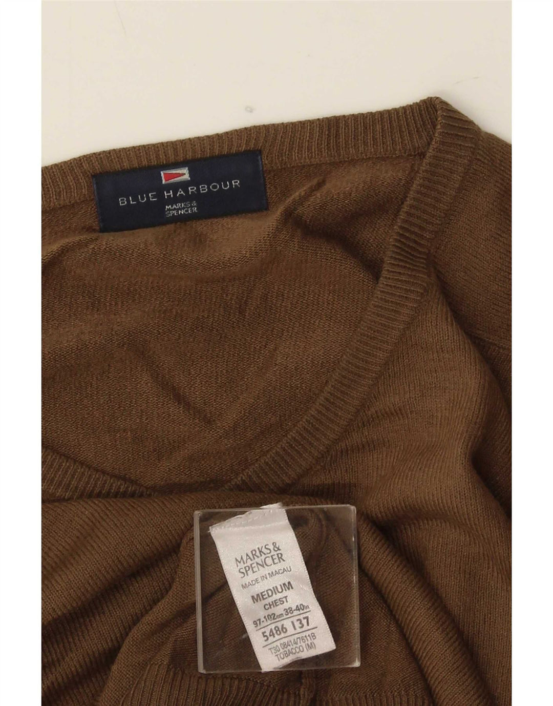Męski sweter Marks & Spencer Blue Harbor z dekoltem w kształcie litery V, średni beż