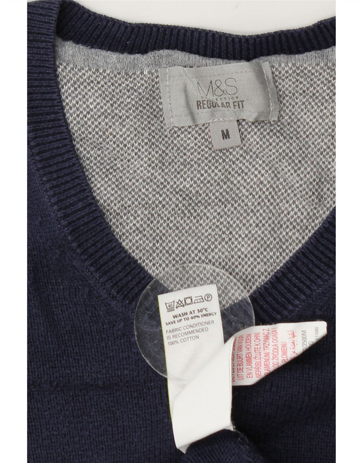 Męski sweter Marks & Spencer o regularnym kroju z dekoltem w kształcie litery V, średni granatowy