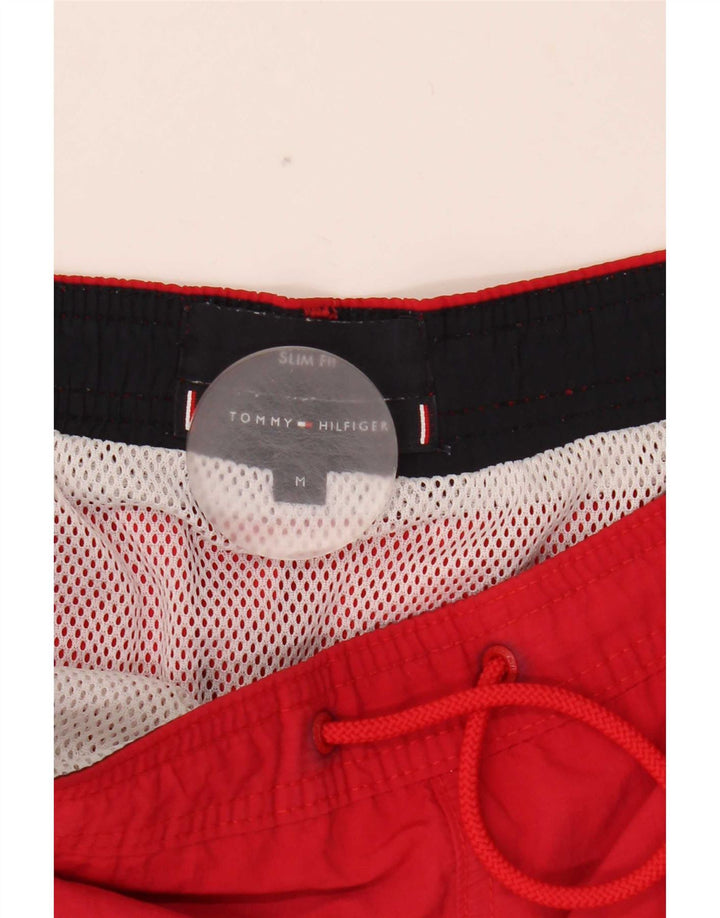 Męskie spodenki kąpielowe Tommy Hilfiger o dopasowanym kroju, średnio czerwone