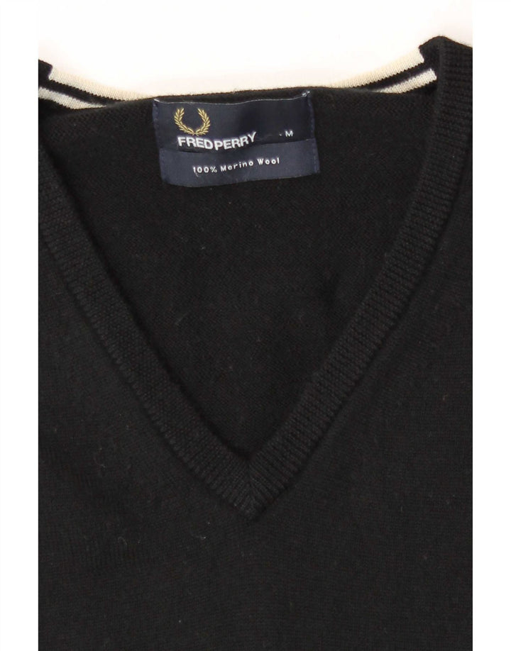 Męski sweter Fred Perry z dekoltem w kształcie litery V, średnia czarna wełna merynosowa