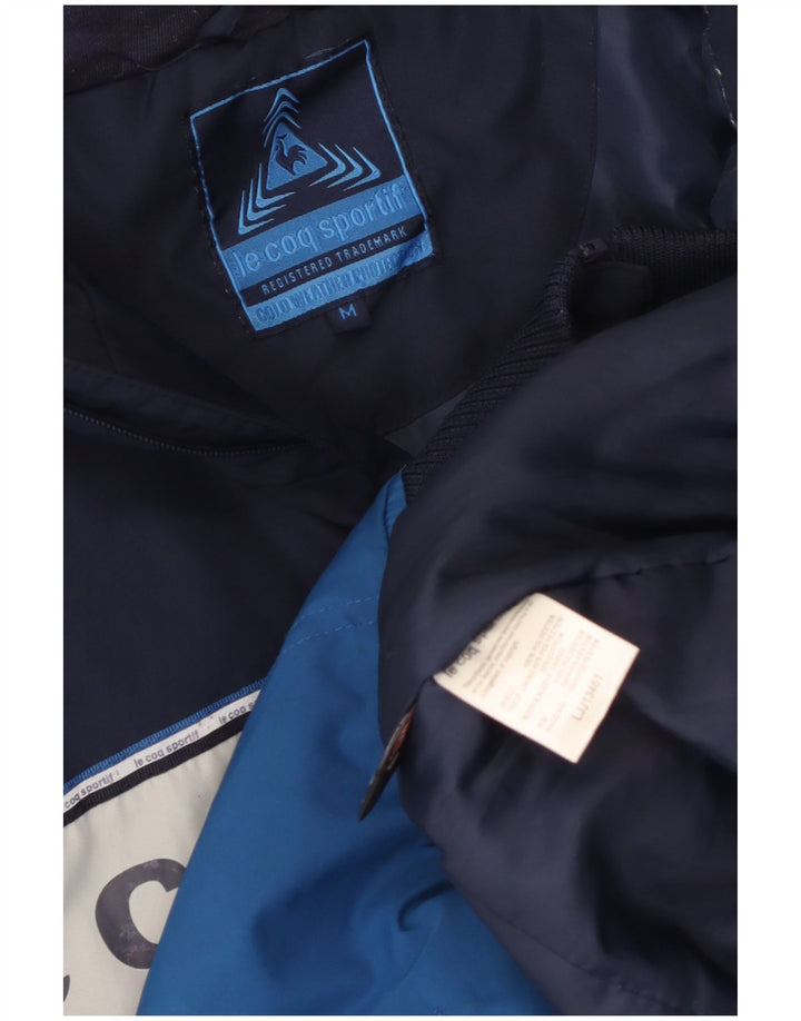 Męska kurtka bomber Le Coq Sportif Graphic UK 38 w kolorze średnioniebieskim
