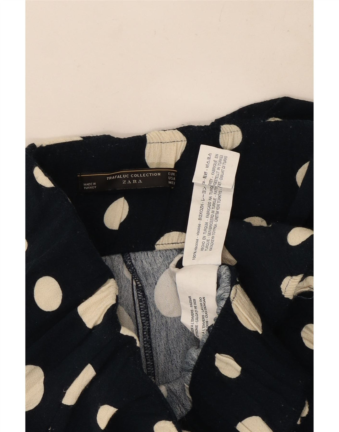 Damskie szorty Zara Casual, duże W32, czarne kropki, wiskoza