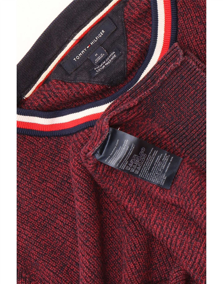 Męski sweter z okrągłym dekoltem Tommy Hilfiger w kolorze średniego burgunda, nakrapiany