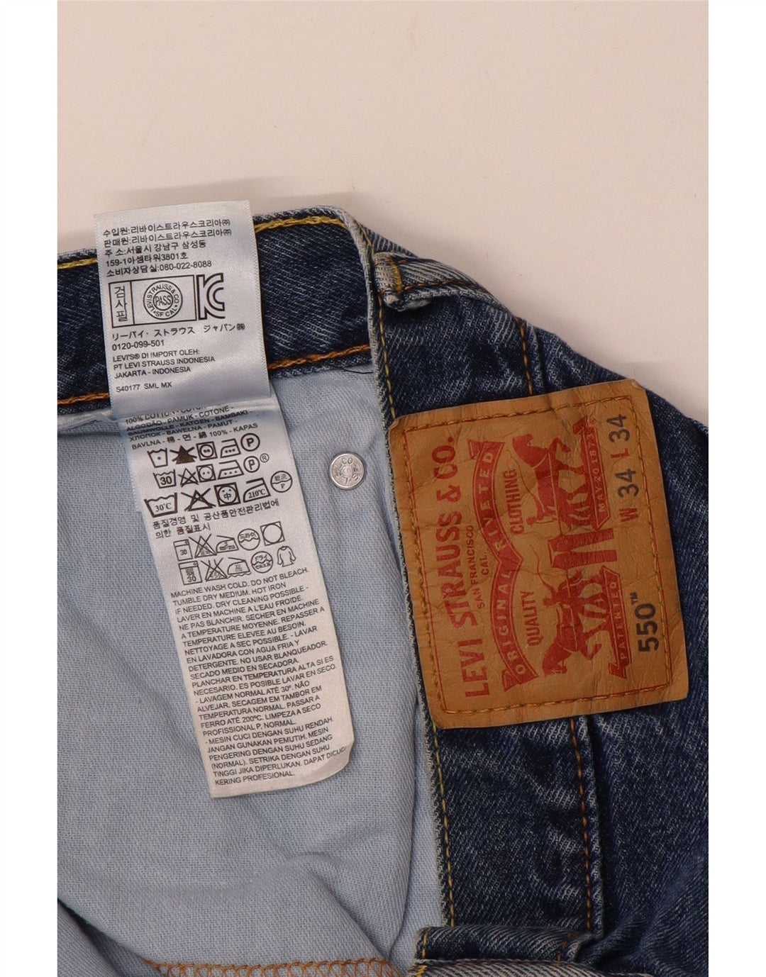 Męskie jeansy LEVI'S 550 o swobodnym kroju W34 L34 Niebieska bawełna