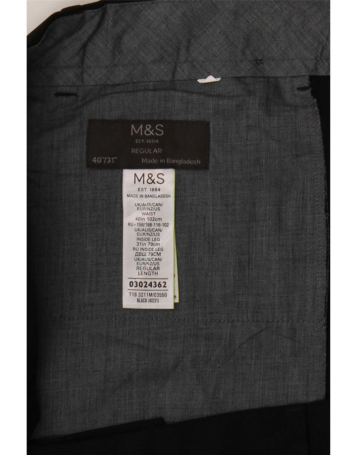 Męskie spodnie garniturowe Marks & Spencer o regularnym kroju W40 L31, czarny poliester