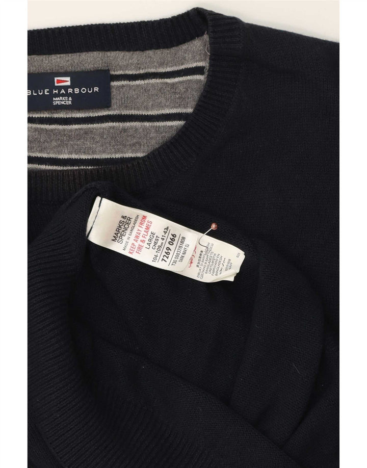 Niebieski sweter męski Marks & Spencer z dekoltem w łódkę, duży, granatowy