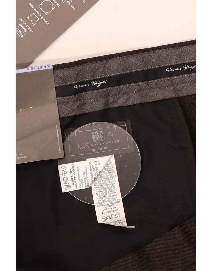 Męskie spodnie garniturowe Marks & Spencer o regularnym kroju W40 L31, brązowy poliester