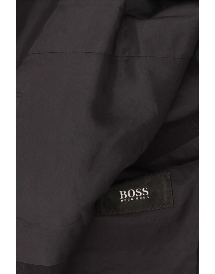 Męska marynarka zapinana na 3 guziki Hugo Boss UK 38 w średnią granatową kratkę