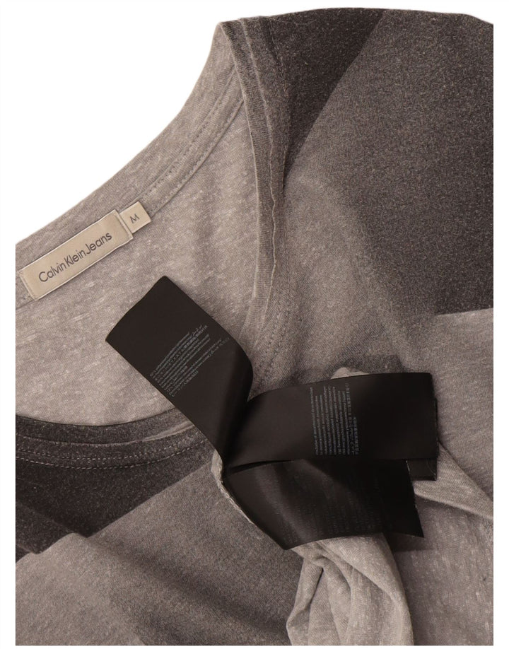 Damska koszulka z grafiką Calvin Klein Jeans Top w kolorze średnioszarym, geometrycznym