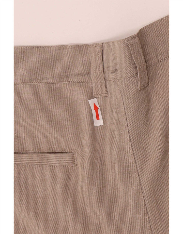 Męskie spodenki chino o regularnym kroju Travis Mathew W32, średni beżowy poliester