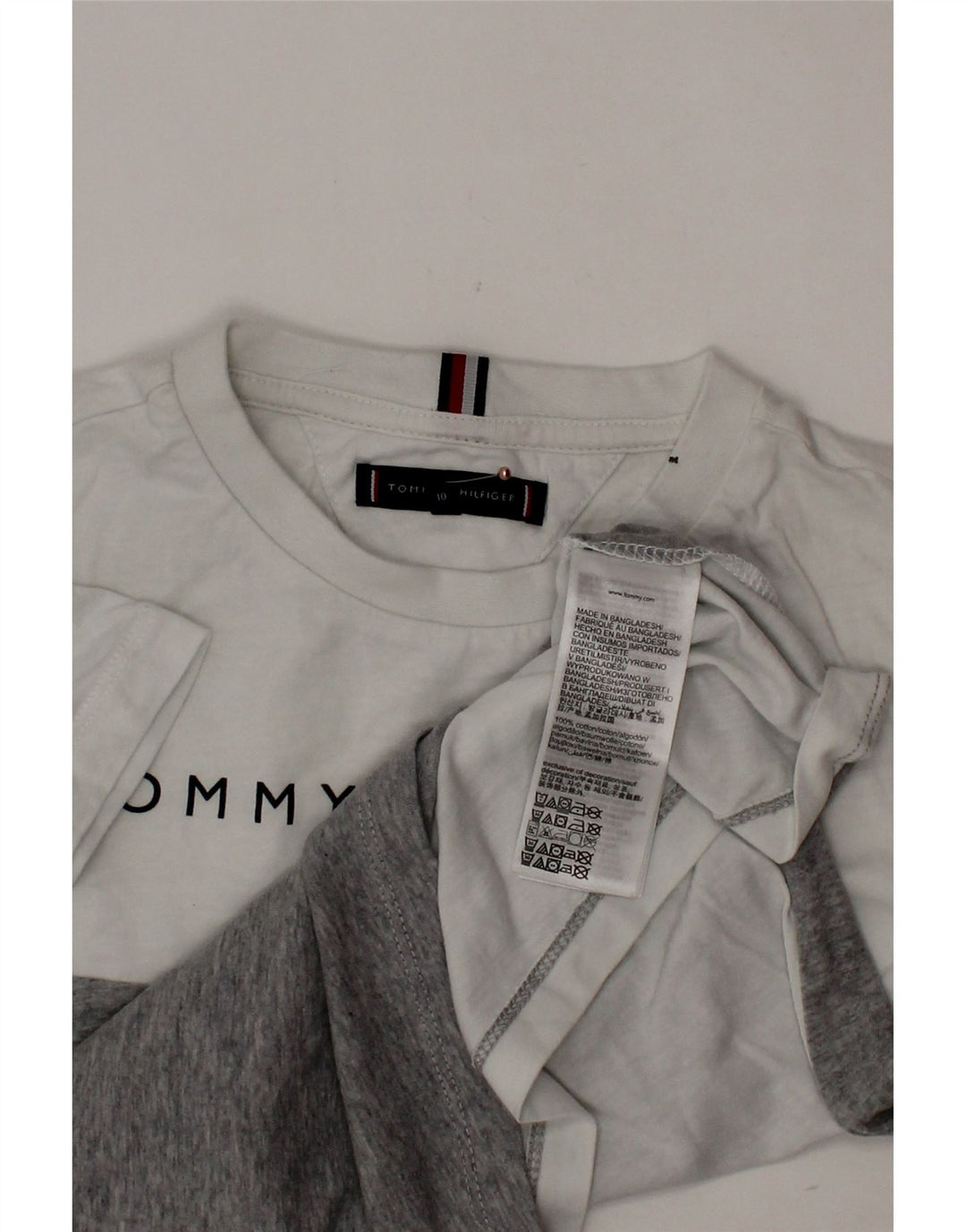 TOMMY HILFIGER Chłopięcy T-shirt z grafiką, 9-10 lat, szara, bawełniana w bloki kolorów