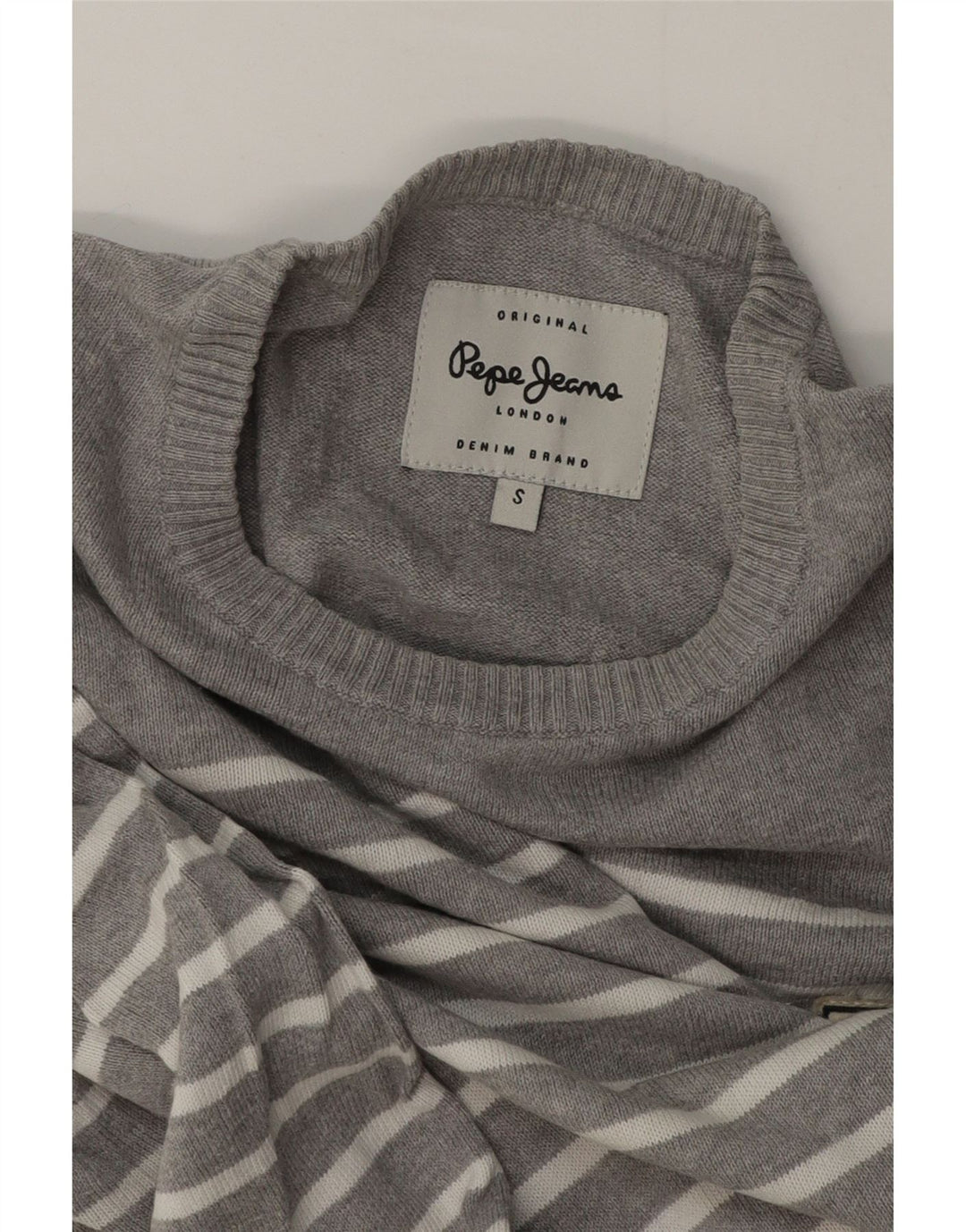 Męski sweter z okrągłym dekoltem PEPE Jeans, małe szare paski