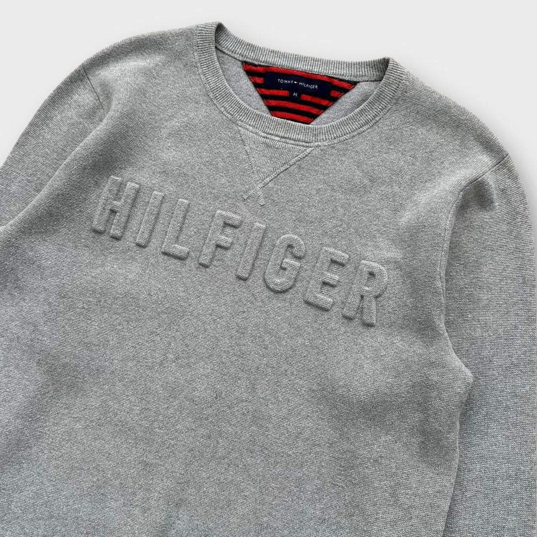 Sweter Tommy Hilfiger z dzianiny typu Spellout - średni