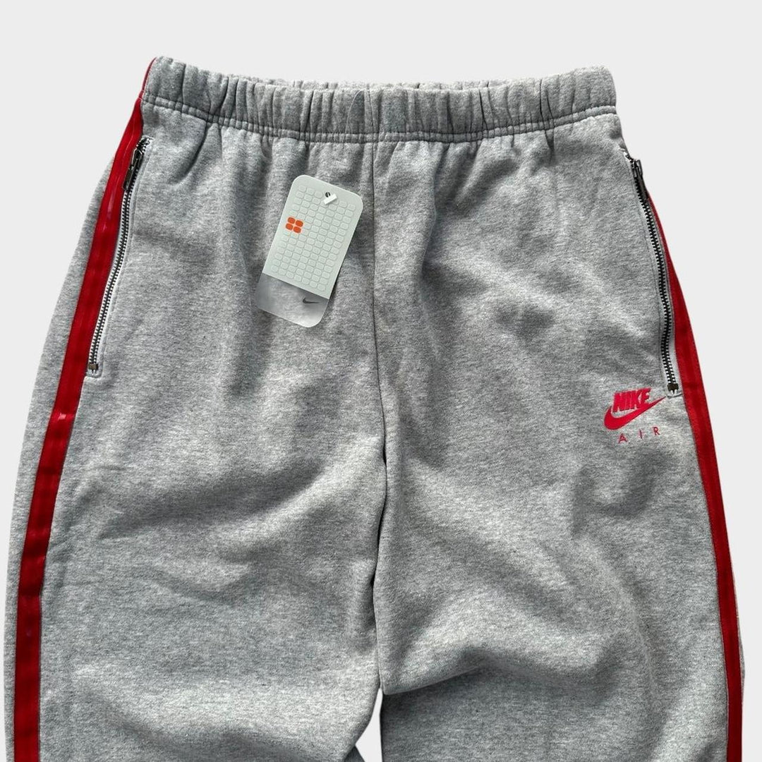 Szare joggery Nike - średnie