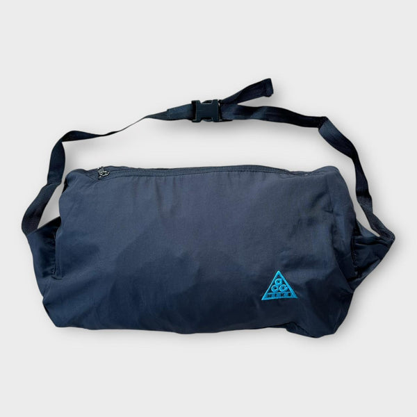 Kurtka Nike ACG do spakowania - średnia (pasuje jak duża)