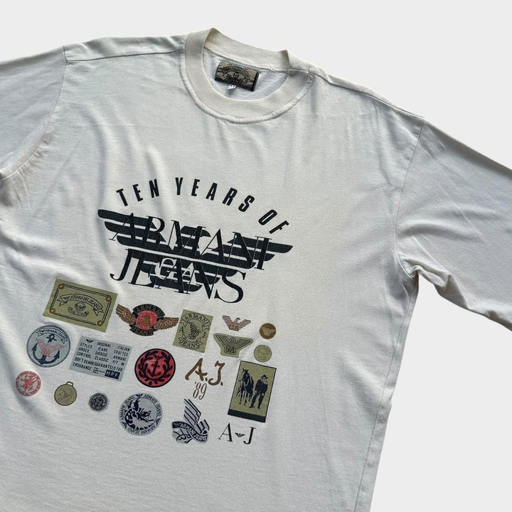 Koszulka z grafiką w stylu vintage, jeansowa Armani, średnia